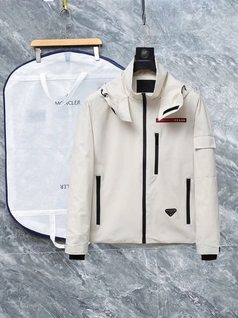 Fashionable Prada Outwear 168020