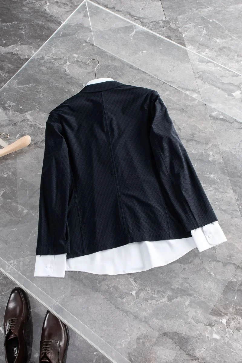 UrbanChic Prada Outwear 167412