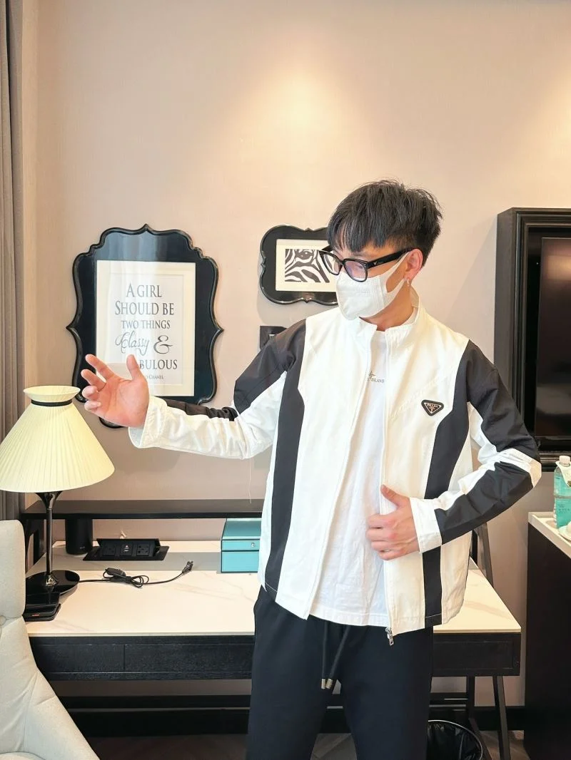 ZeroBulk Prada Outwear 167388