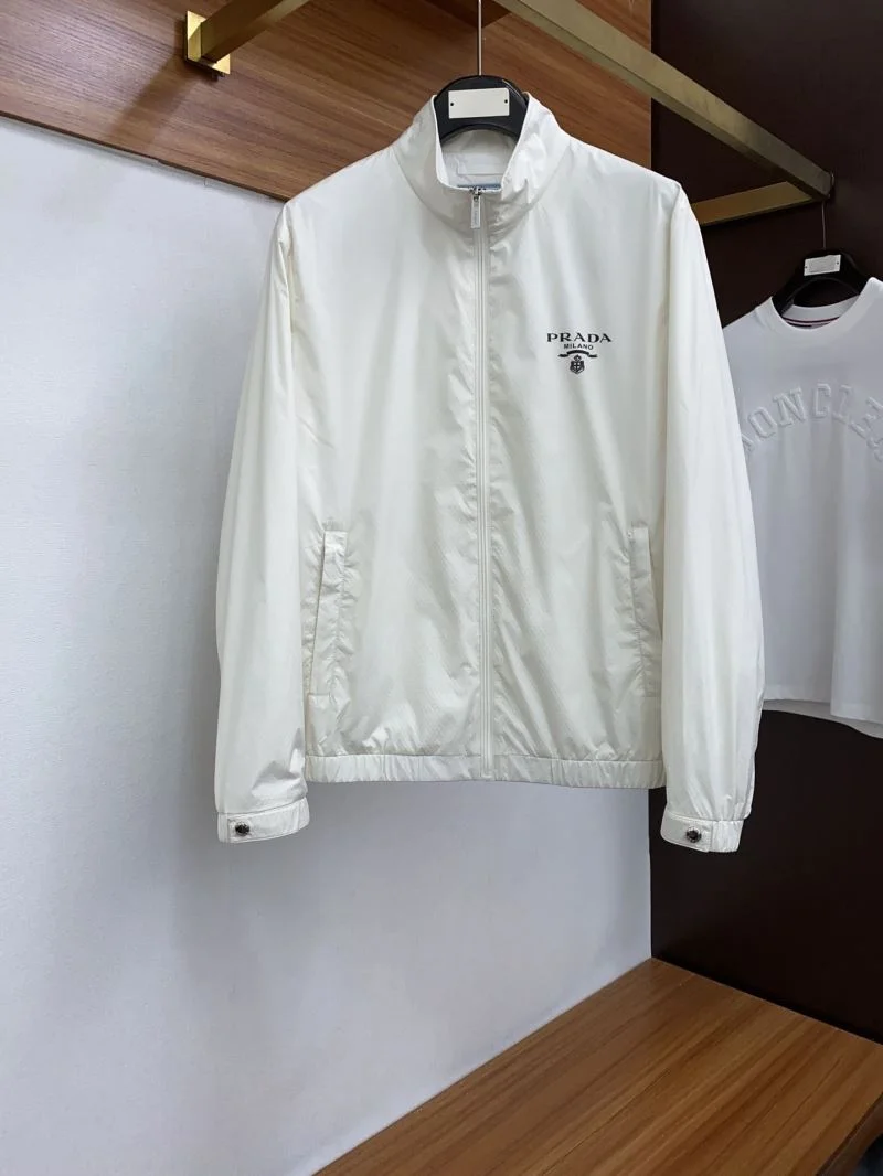 Fashionable Prada Outwear 167350