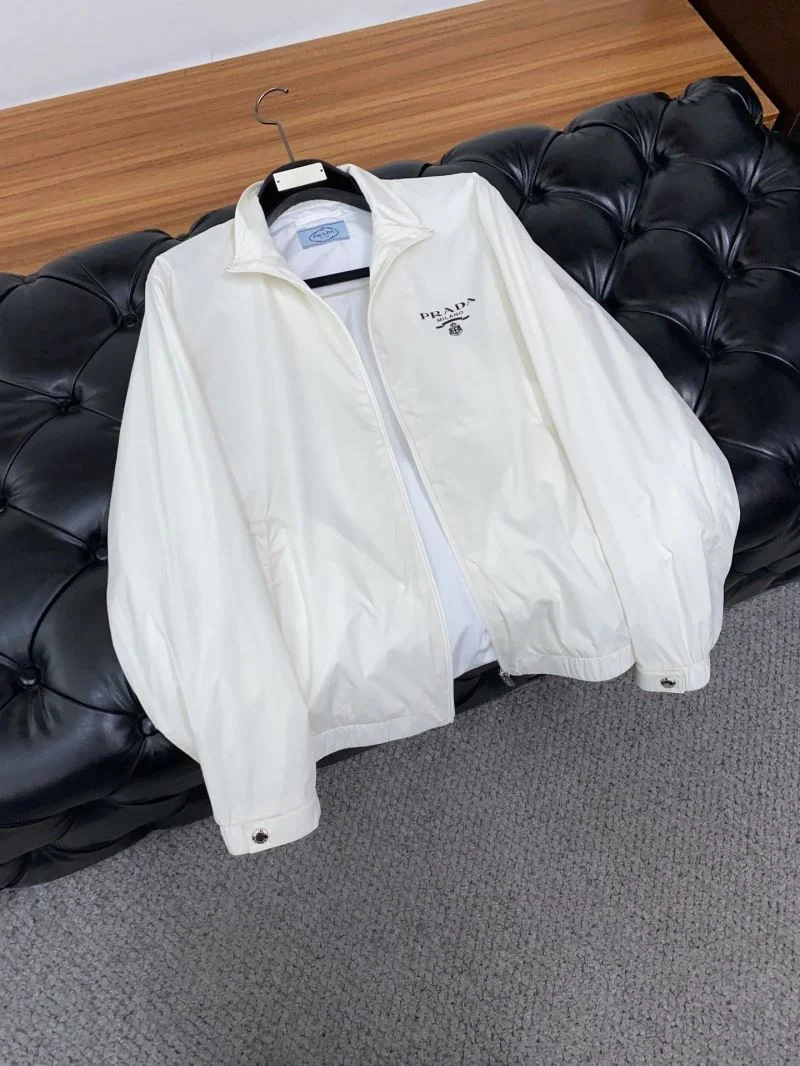 Fashionable Prada Outwear 167350