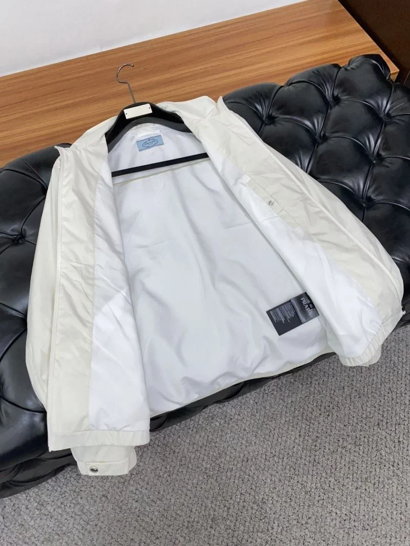 Fashionable Prada Outwear 167350