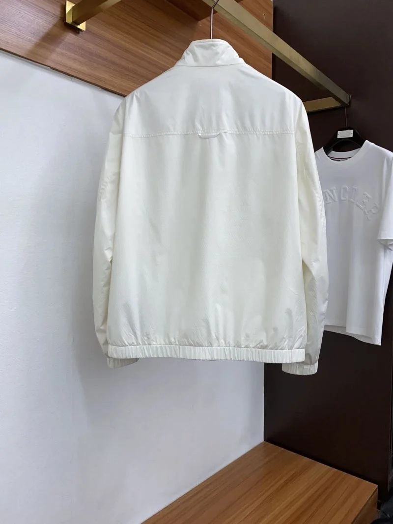Fashionable Prada Outwear 167350