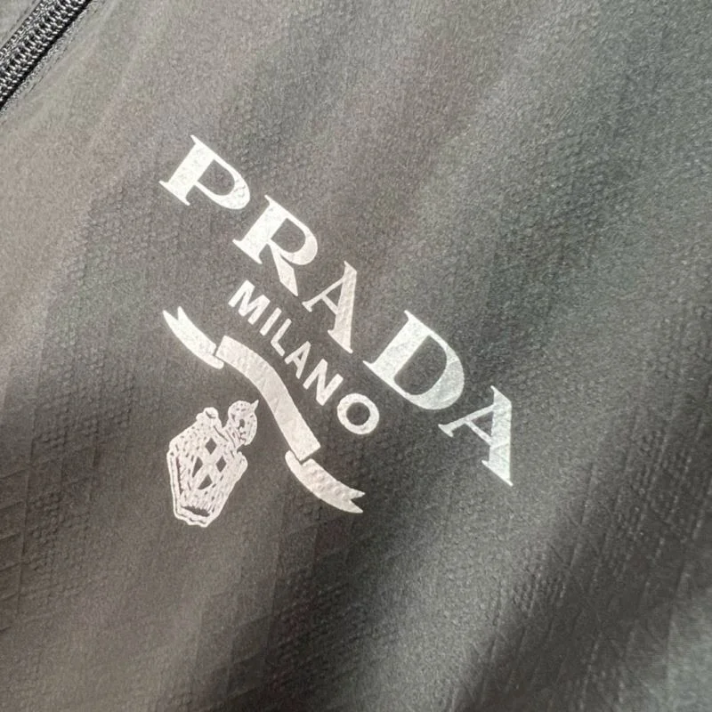 Casual Prada Outwear 167341