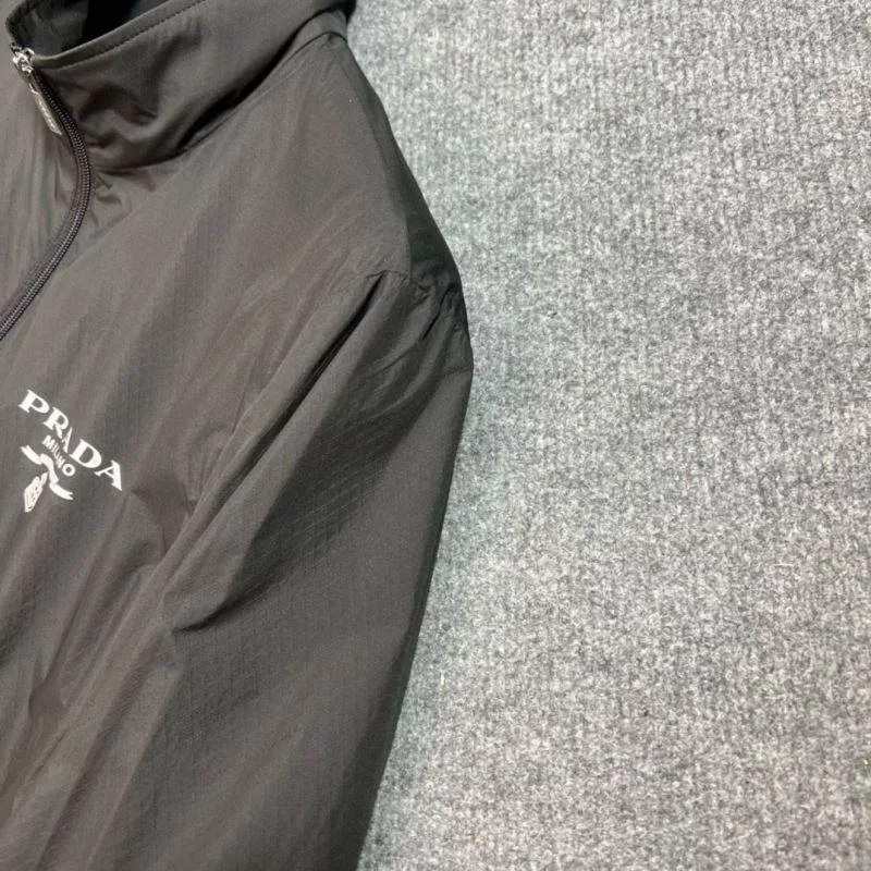 Casual Prada Outwear 167341