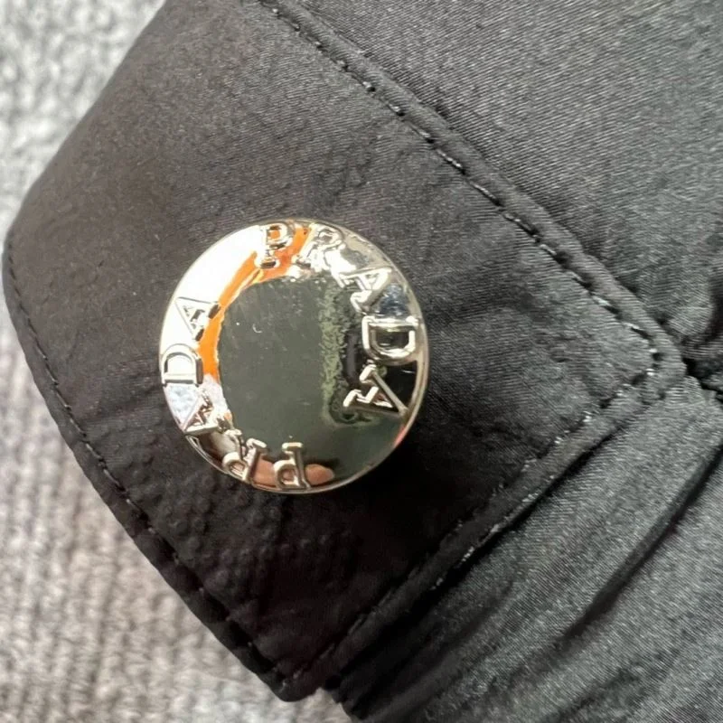 Casual Prada Outwear 167341