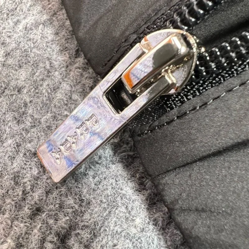 Casual Prada Outwear 167341