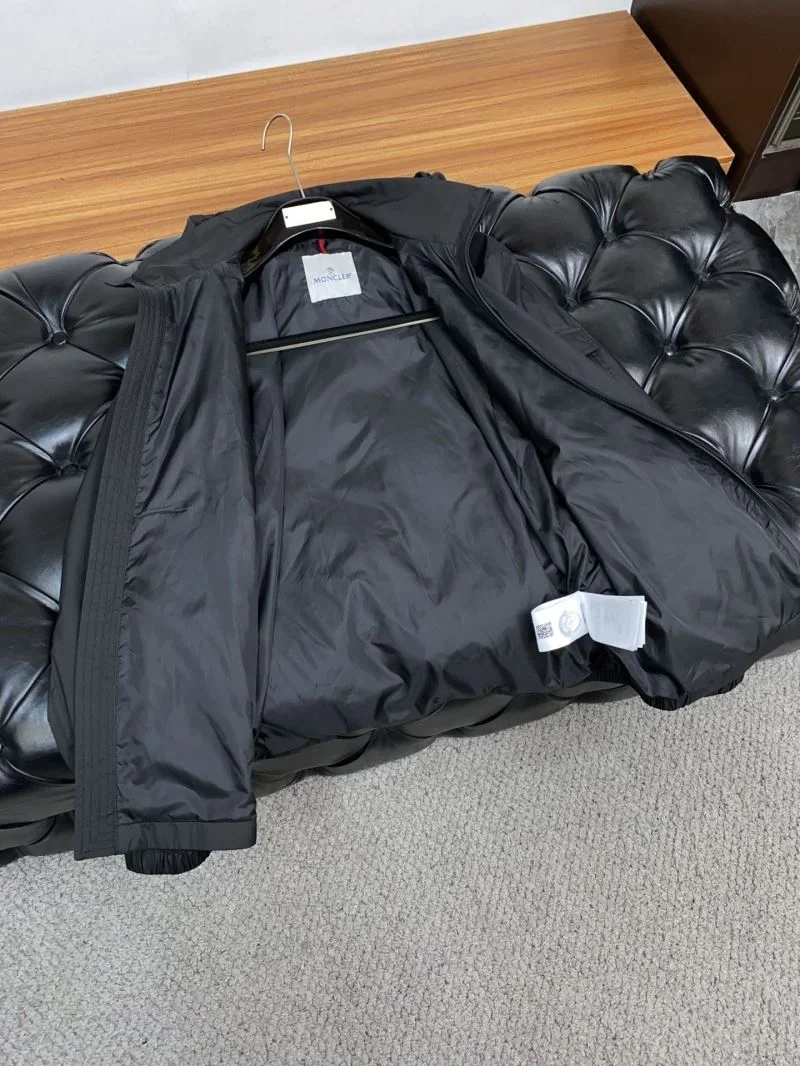 Prada Outwear ZipUp 167324