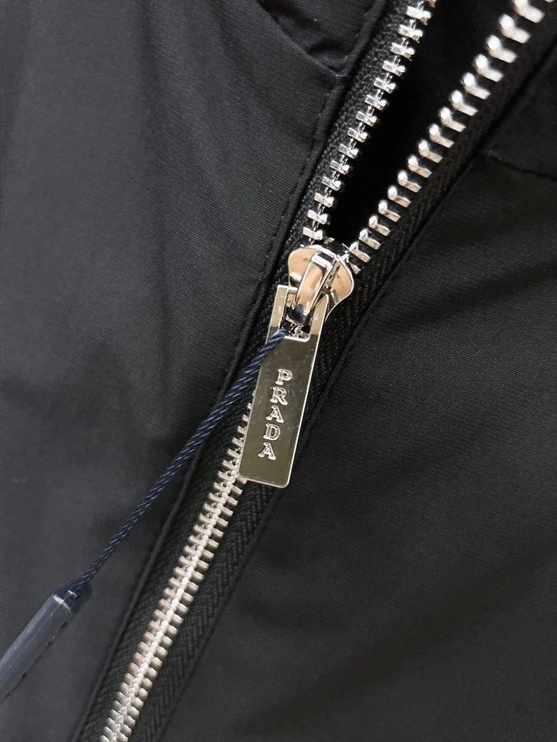 MultiPurpose Prada Outwear 167313
