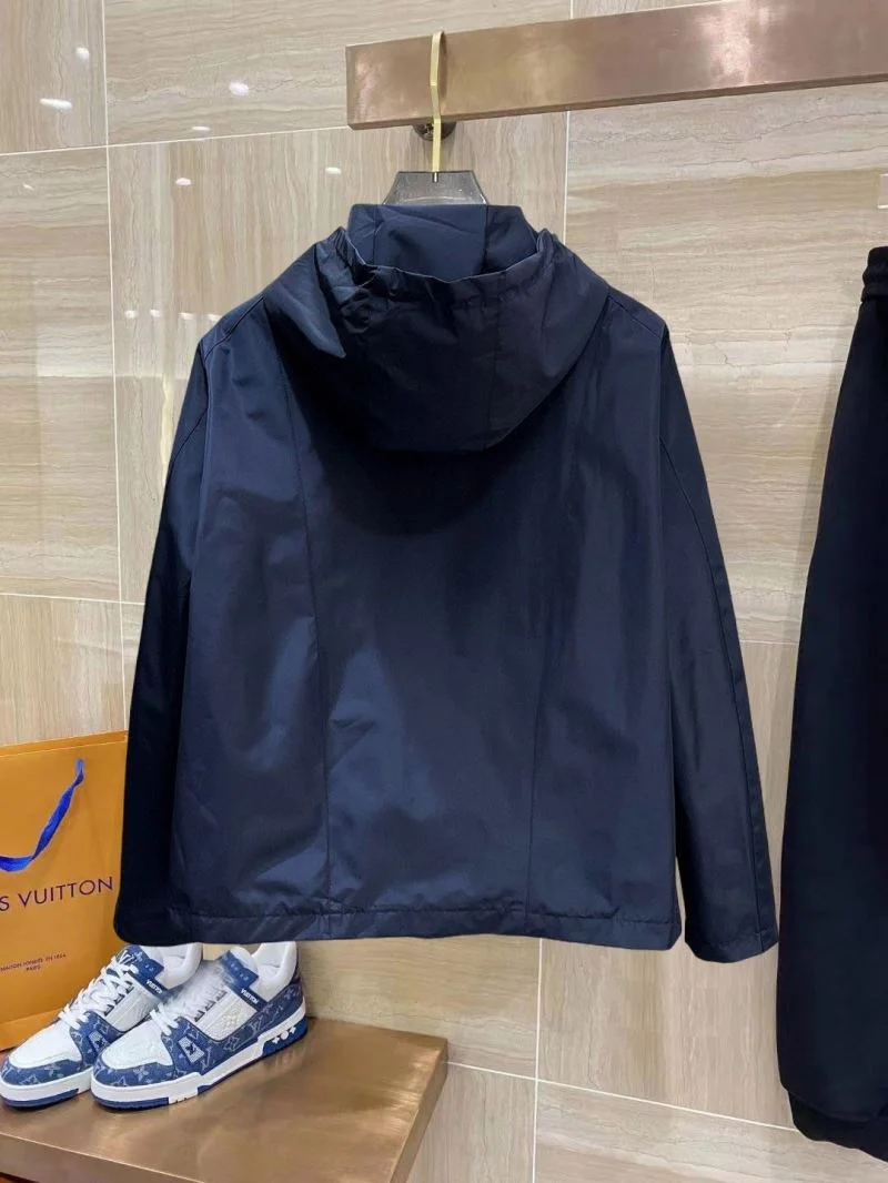 Supportive Prada Outwear 167286