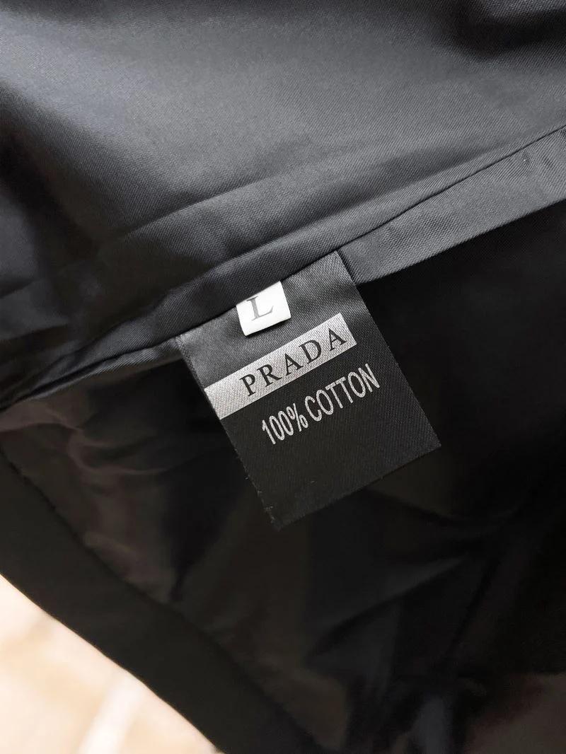 Fashionable Prada Outwear 167307