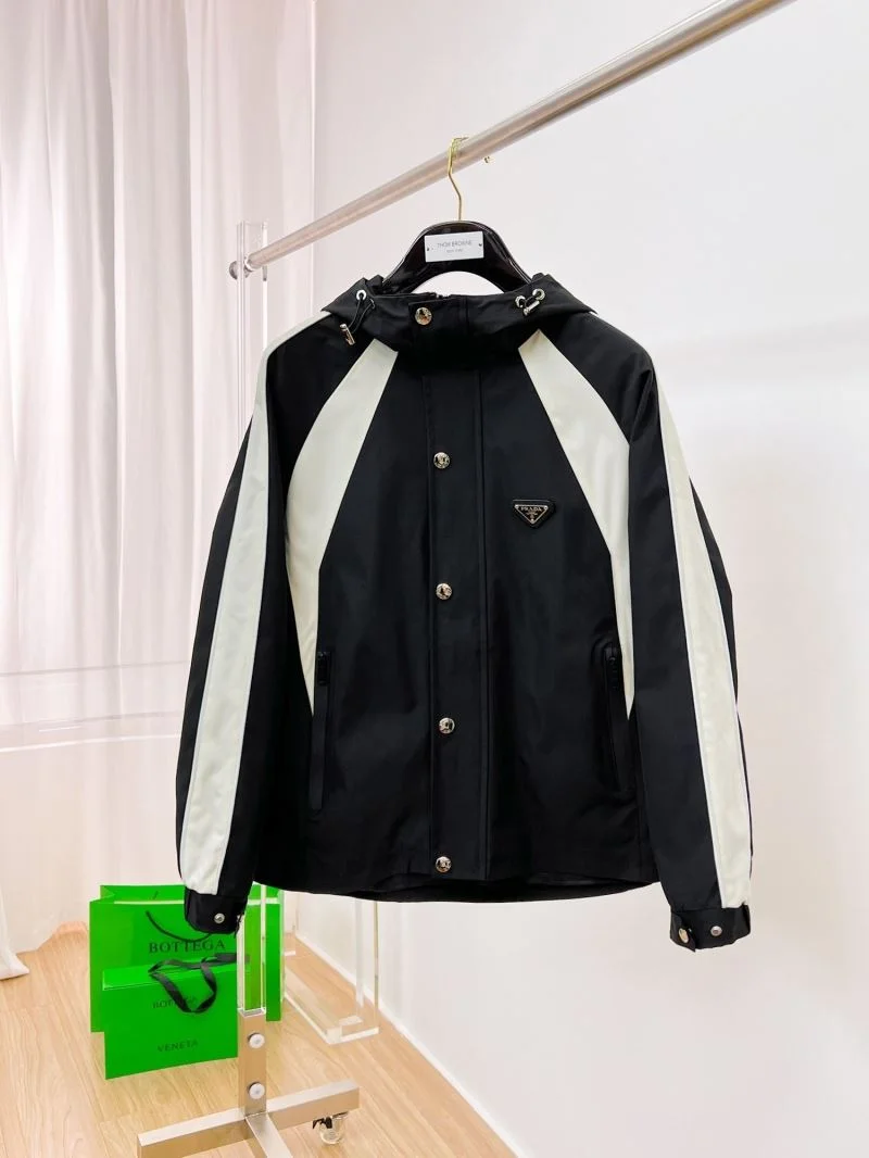 Elegant Prada Outwear 167279