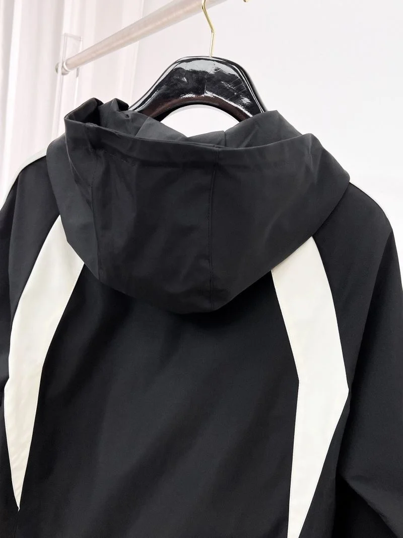 Elegant Prada Outwear 167279