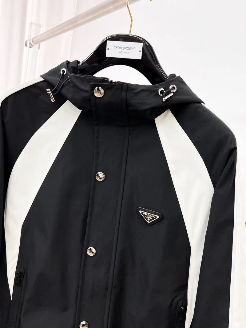 Elegant Prada Outwear 167279