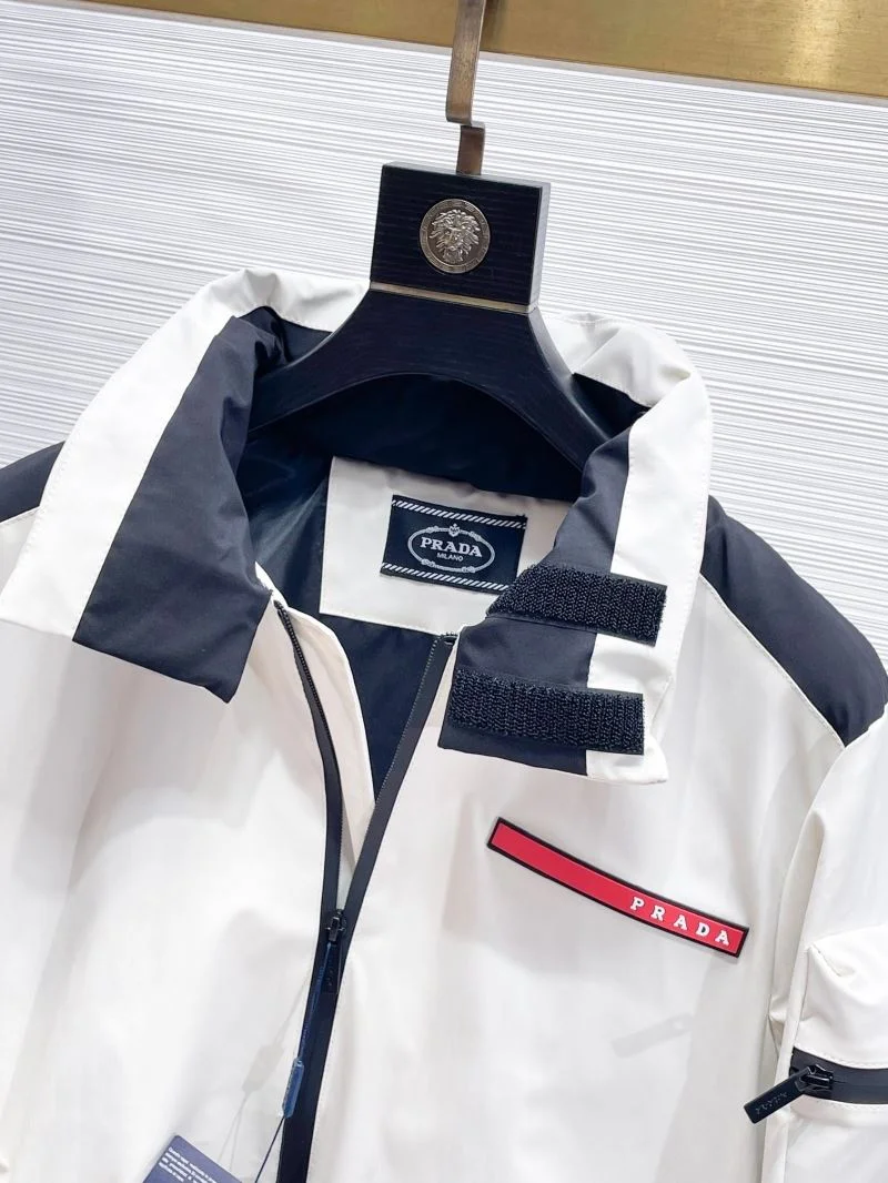 Durable Prada Outwear 167243