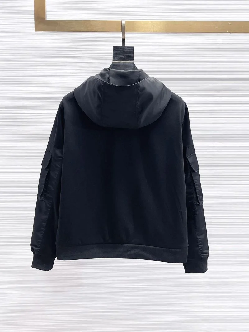 Resilient Prada Outwear 167230