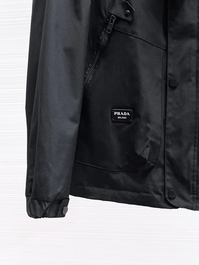 Vibrant Prada Outwear 167229