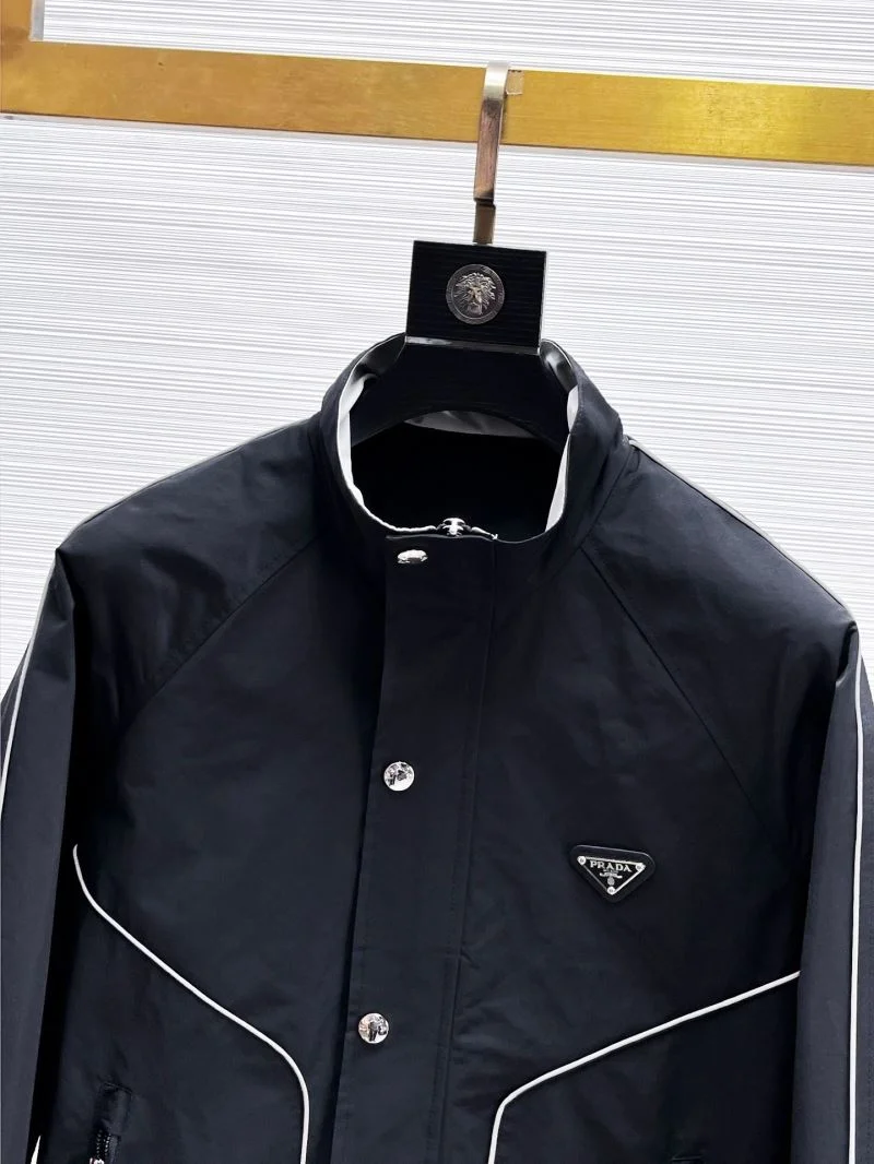 Durable Prada Outwear 167232