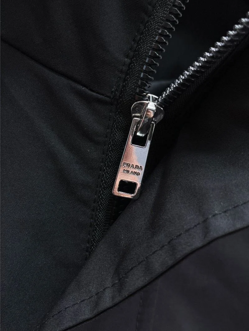 Durable Prada Outwear 167232