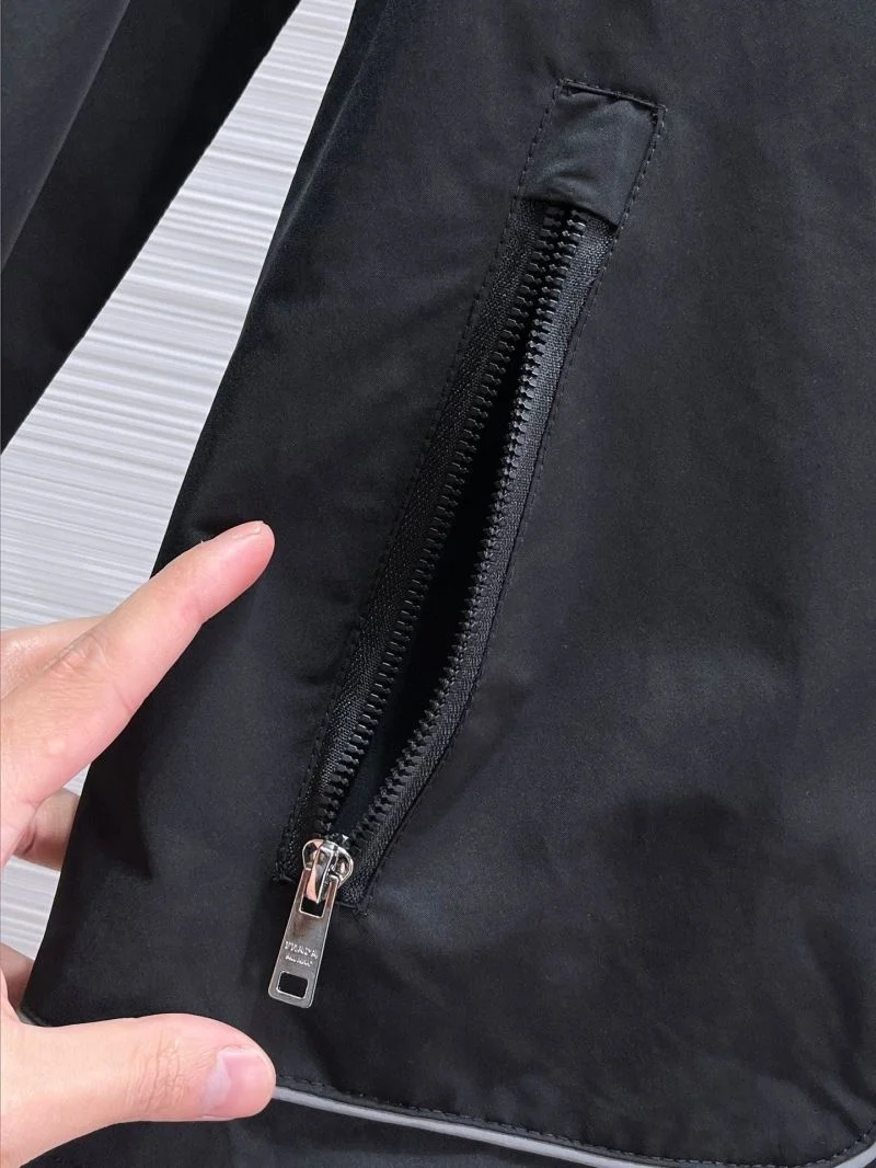 Durable Prada Outwear 167232