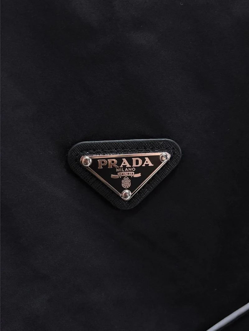 Durable Prada Outwear 167232