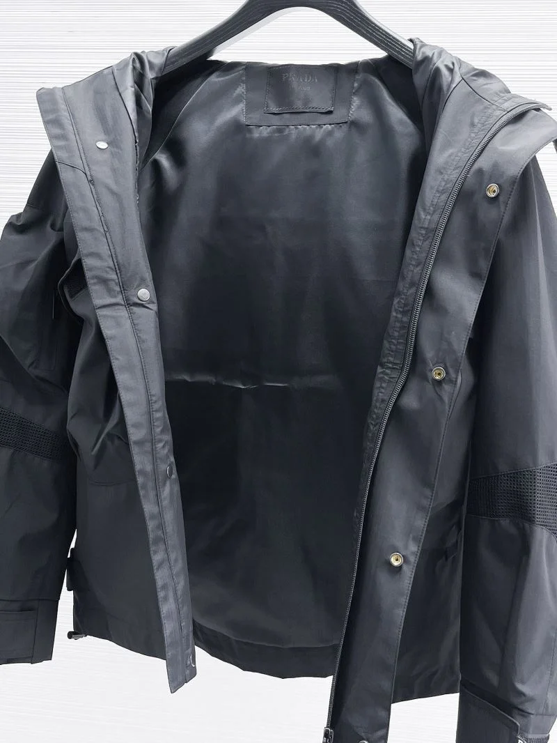 Unique Prada Outwear 167283