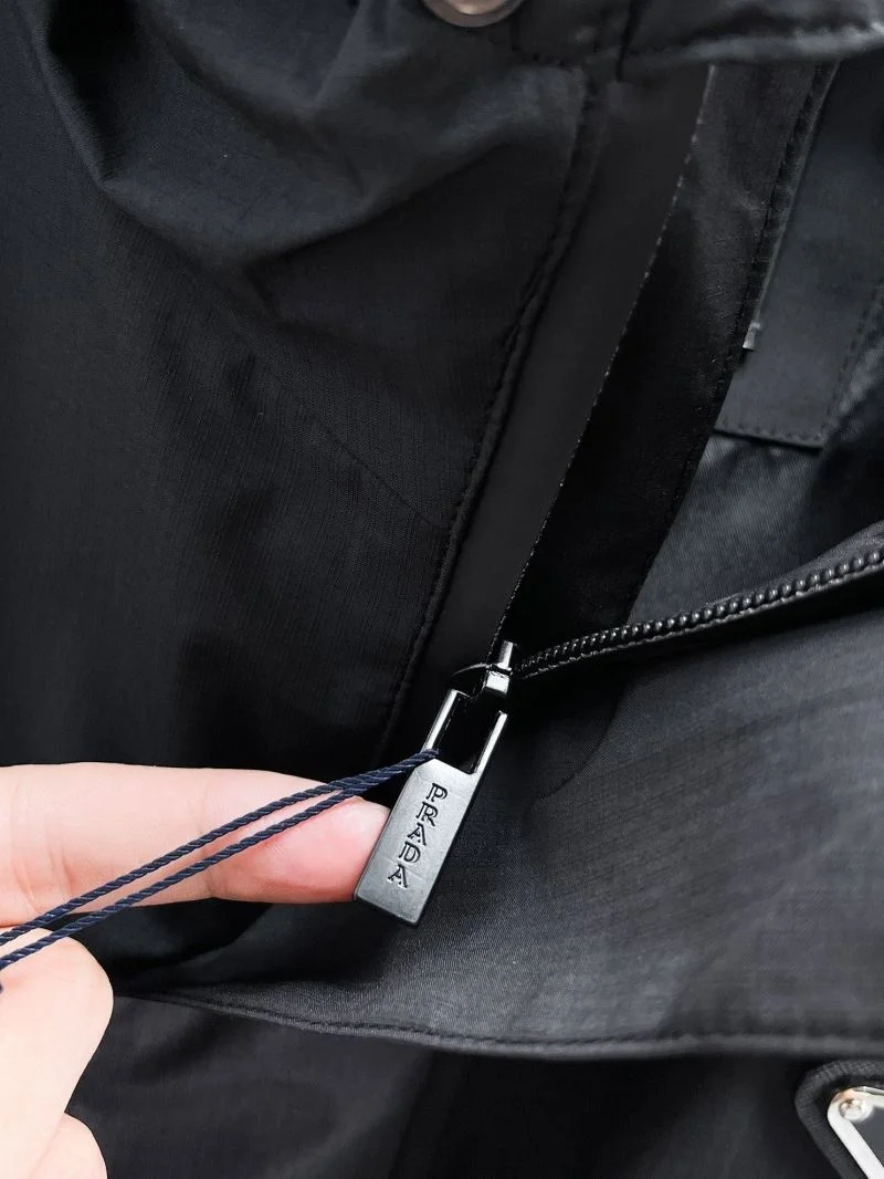 Unique Prada Outwear 167283