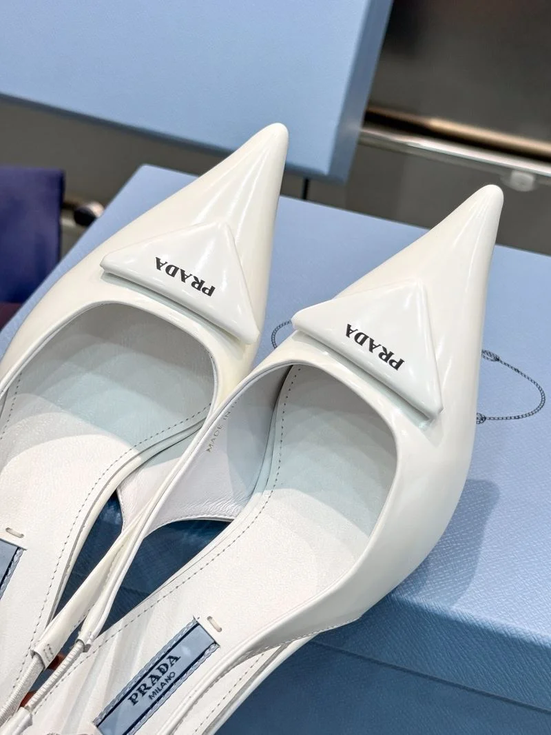 Sleek Prada Sandals 35039