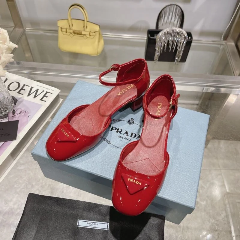 Elegant Prada Sandals 35023
