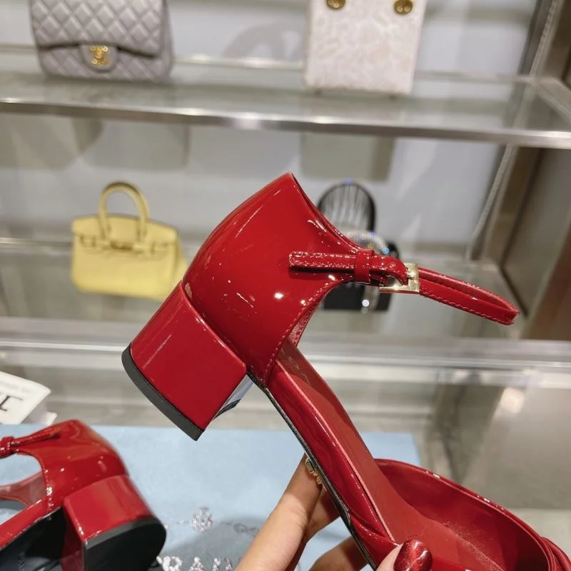 Elegant Prada Sandals 35023