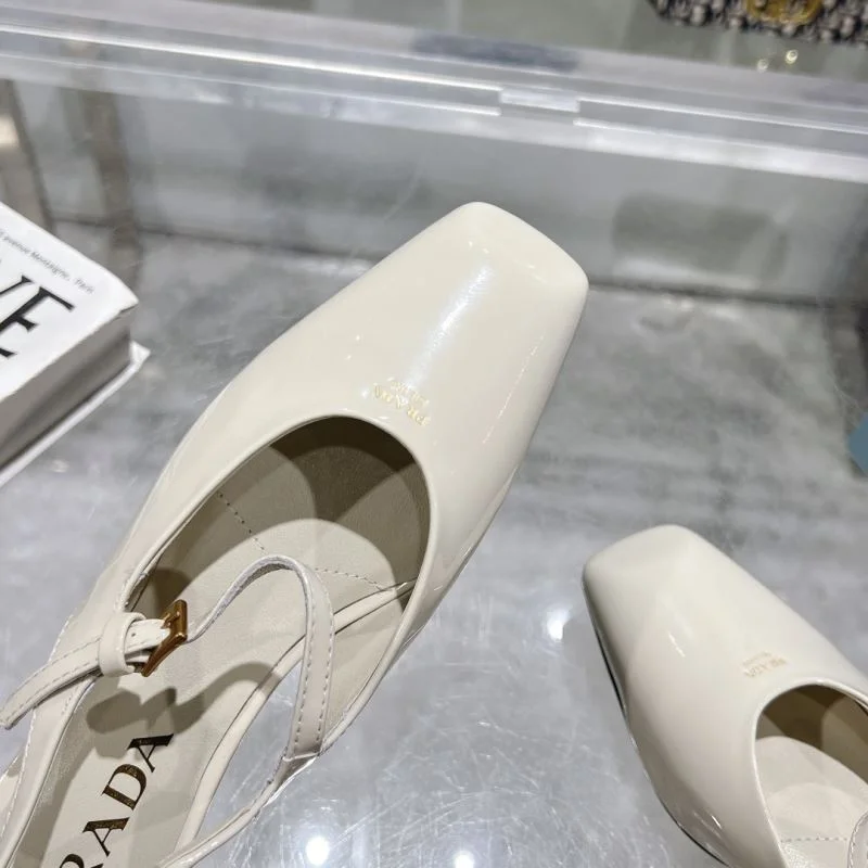 Durable Prada Sandals 35043