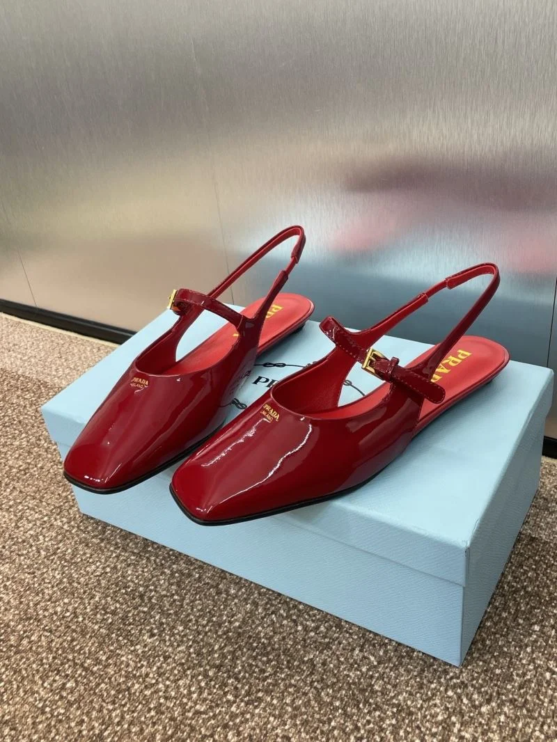 Sleek Prada Sandals 35022