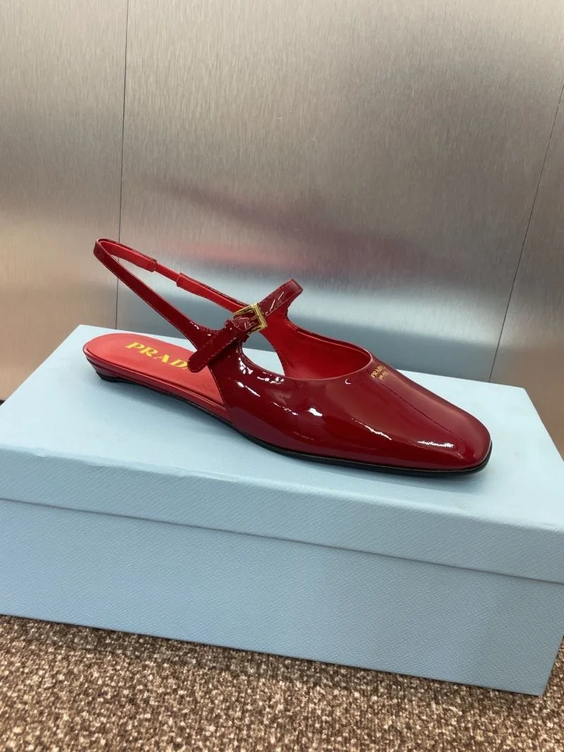Sleek Prada Sandals 35022