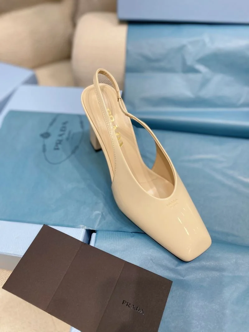 Trendsetting Prada Sandals 34727