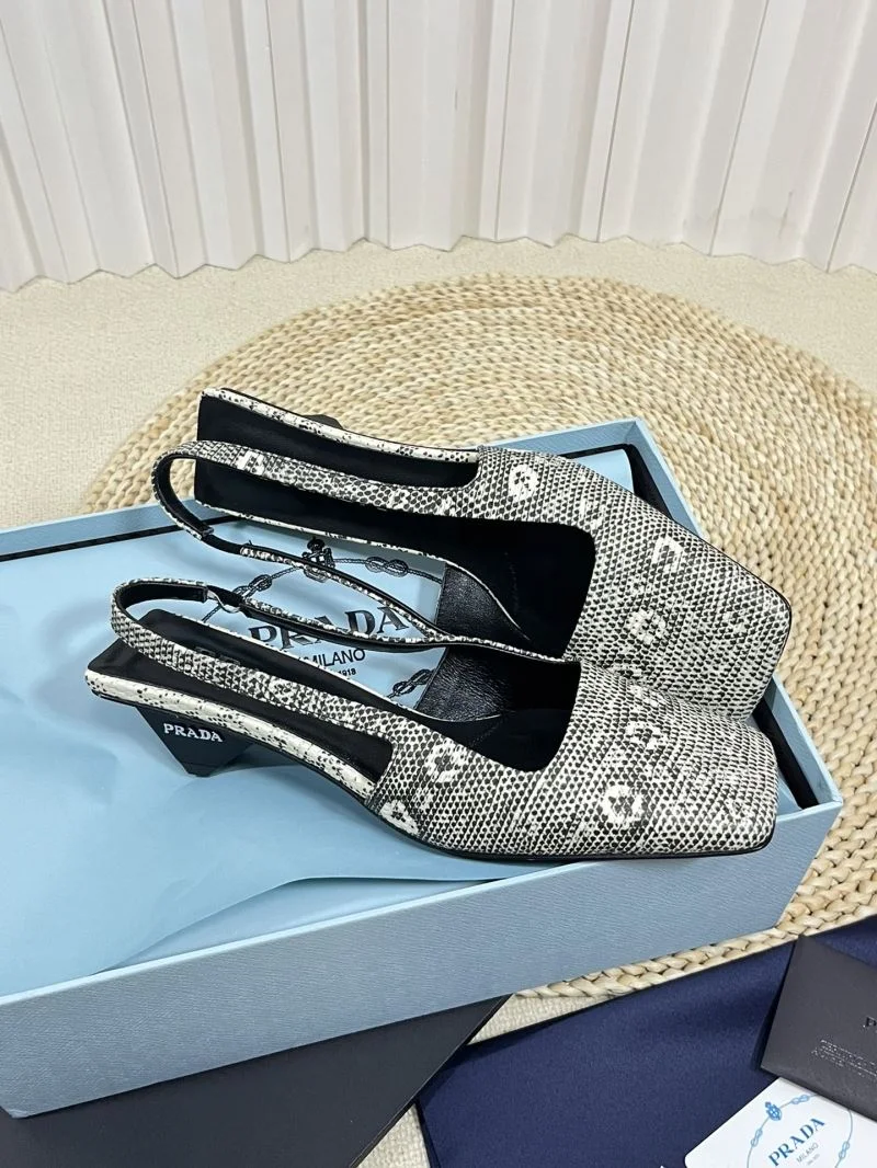 Prada Sandals Youthful 34644