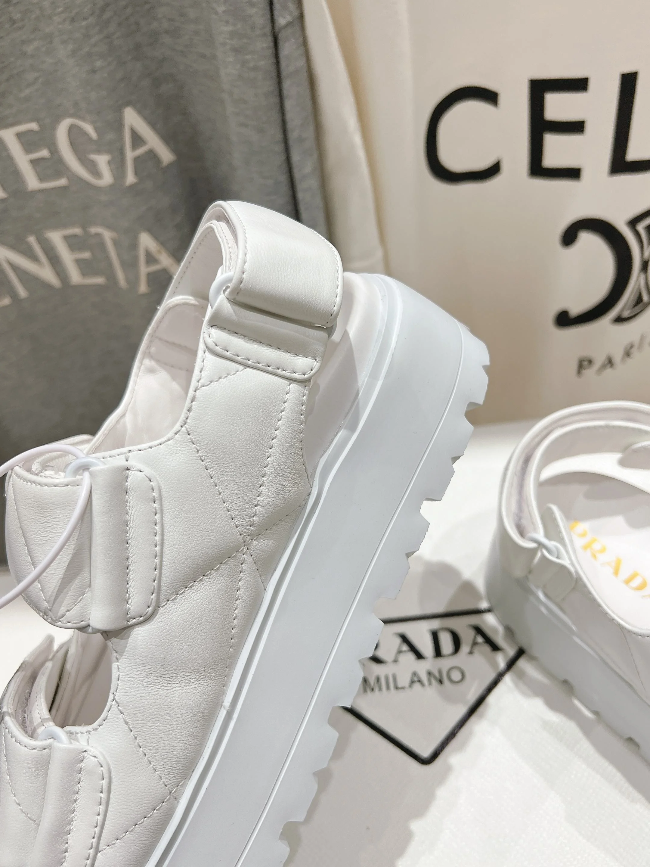 Durable Prada Sandals 34123