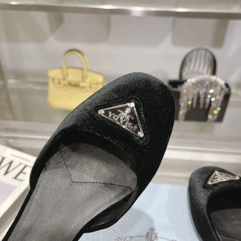 Comfortable Prada Sandals 34107