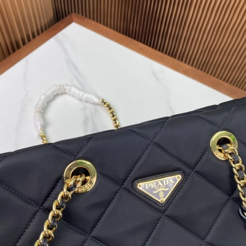 Prada Satchel Bags Attractive 75114