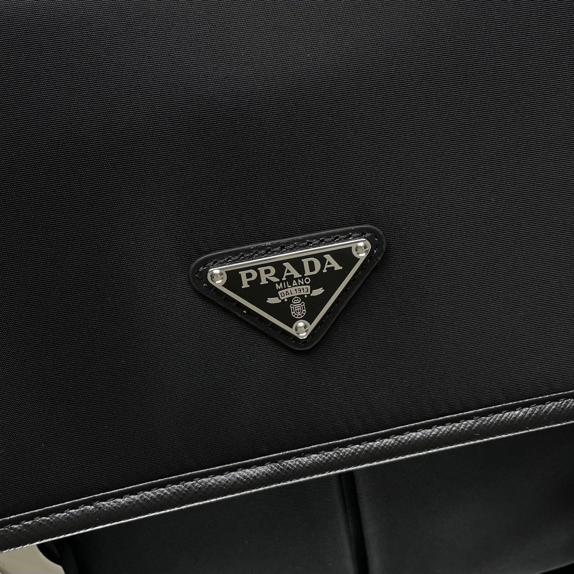 Minimalist Prada Satchel Bags 71694