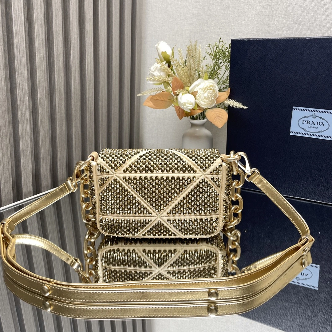 Prada Satchel Bags Minimalist 71652