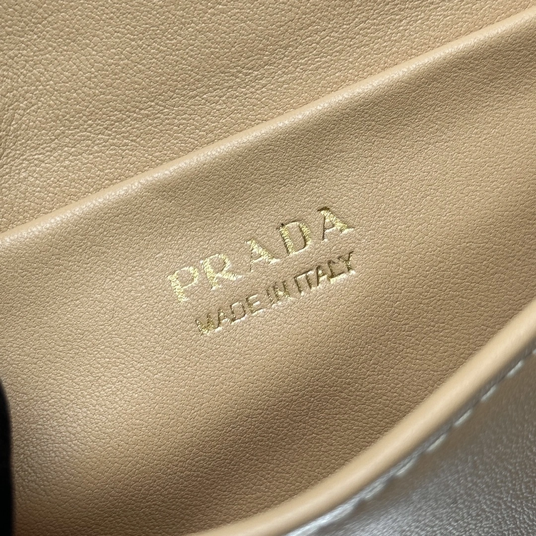 Lightweight Prada Satchel Bags 71650