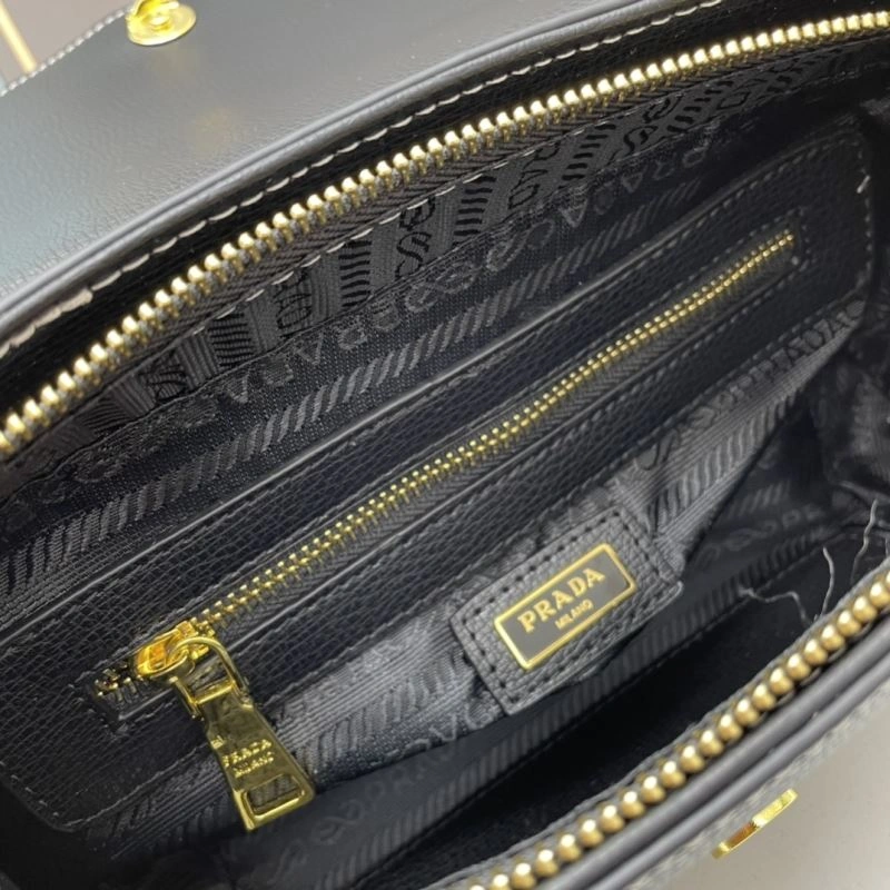 Supportive Prada Satchel Bags 82920