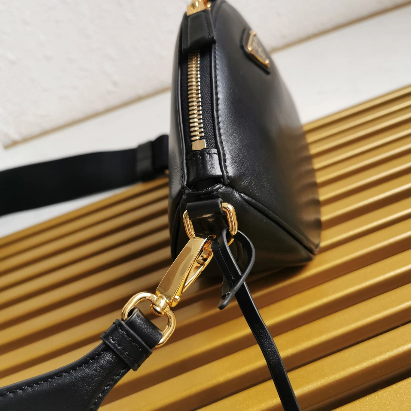 Chic Prada Satchel Bags 73615