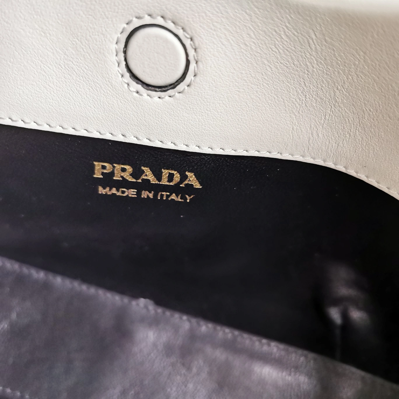 Prada Satchel Bags Versatile 73619