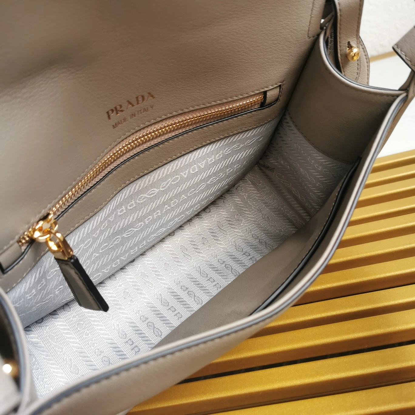 Comfortable Prada Satchel Bags 71642