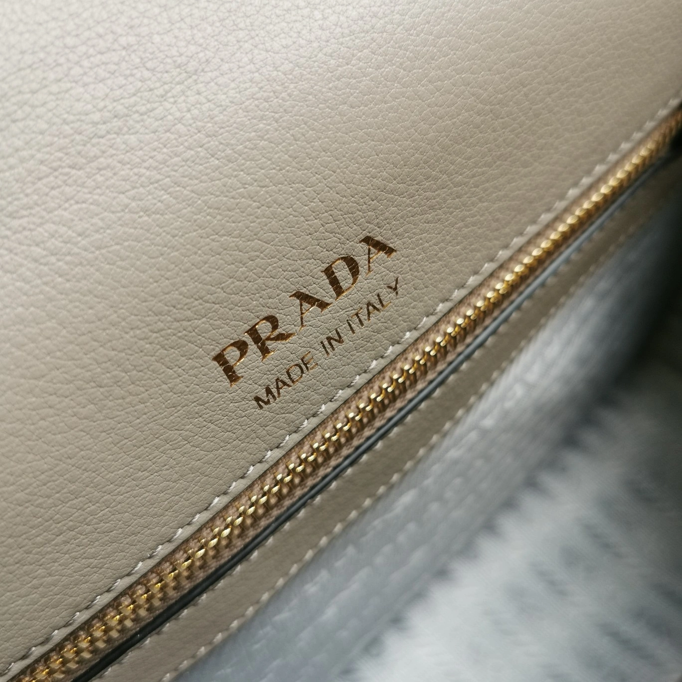 Comfortable Prada Satchel Bags 71642