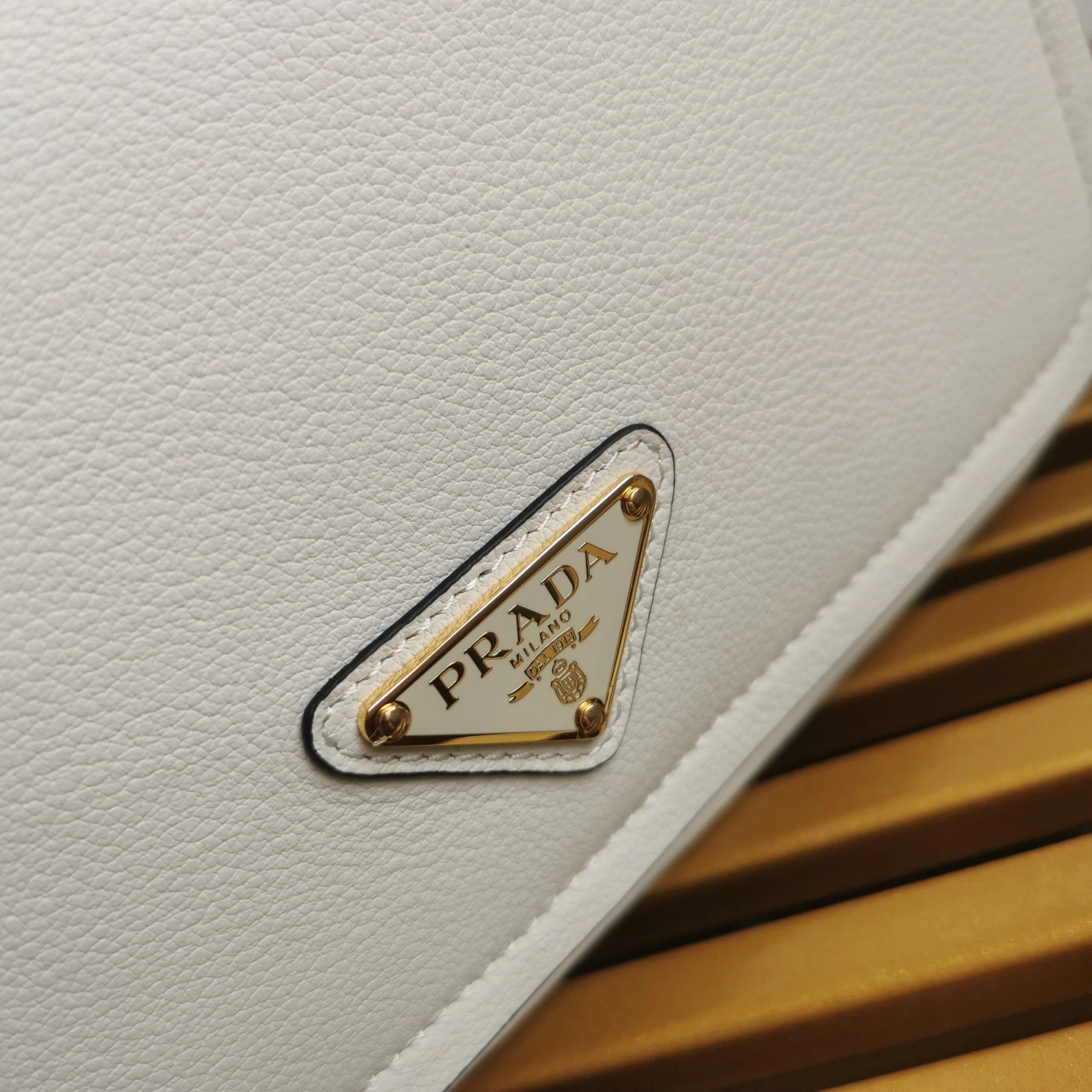 Prada Satchel Bags Snug 71588