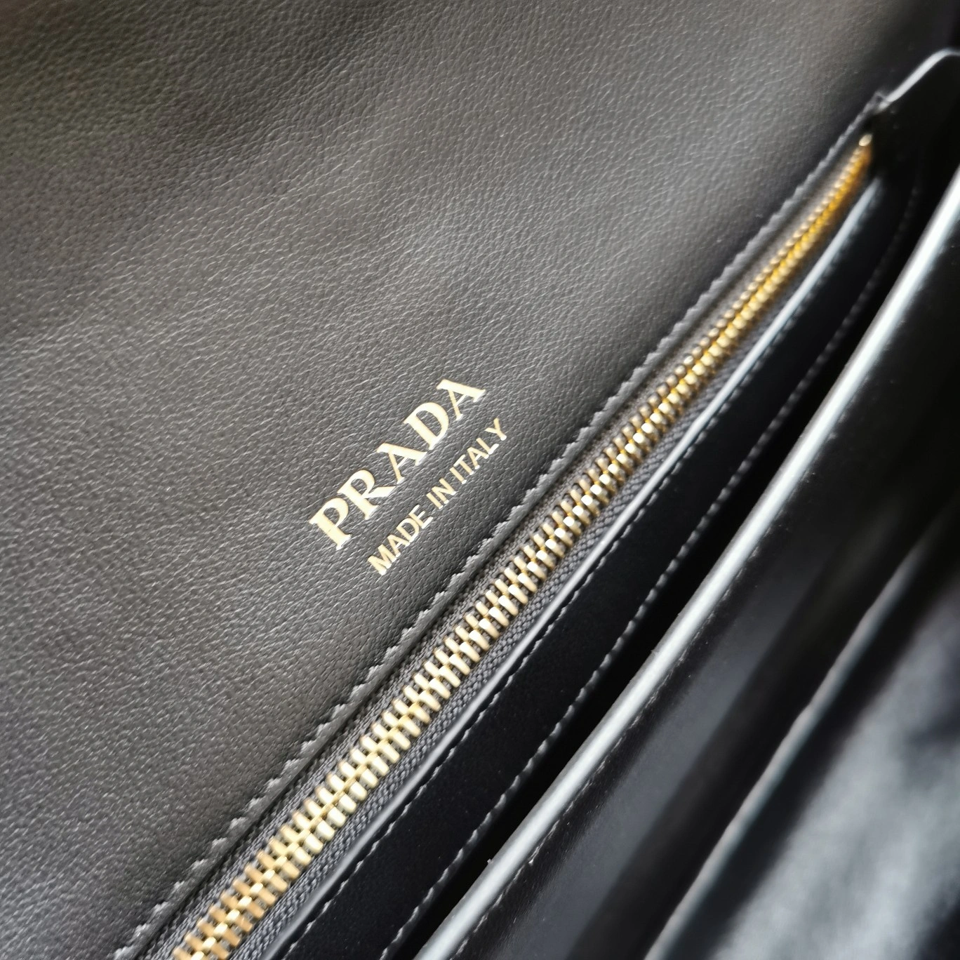 Prada Satchel Bags Popular 71569