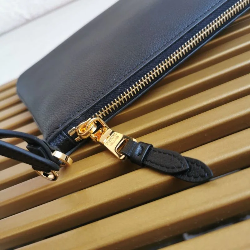 Bold Prada Satchel Bags 37622
