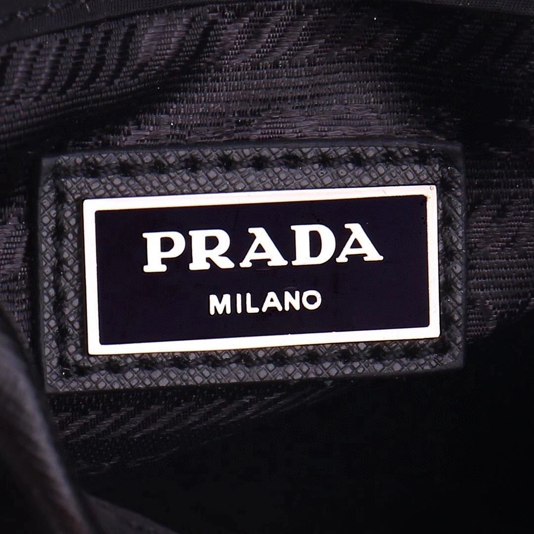 Resilient Prada Shopping Bags 90613